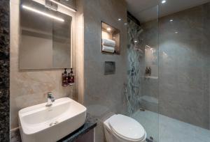 Bagno di Aceotel Select Sarvagya, Vijay Nagar- A Luxury Boutique Hotel -Nipania