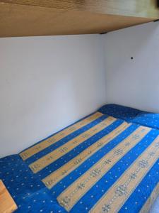 Posteľ alebo postele v izbe v ubytovaní reginavendeghaz