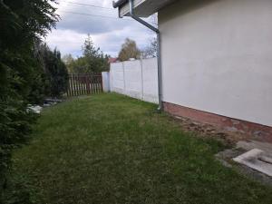 Vonkajšia záhrada v ubytovaní reginavendeghaz