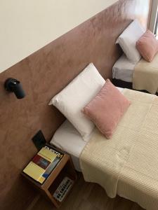 Postel nebo postele na pokoji v ubytování Alfa-Rooms