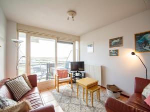 TV a/nebo společenská místnost v ubytování Apartment in Bergen near Sandy Beach