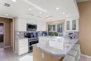 Køkken eller tekøkken på Resort-Style Condo on Golf Course, Mountain Views