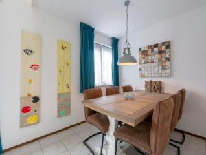 Φωτογραφία από το άλμπουμ του Charming villa near sandy beach σε Julianadorp