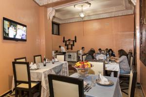 TV a/nebo společenská místnost v ubytování Marrakech House + 19 fotografií