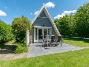 Zahrada ubytování Holiday Home in Groote Keeten near Beach