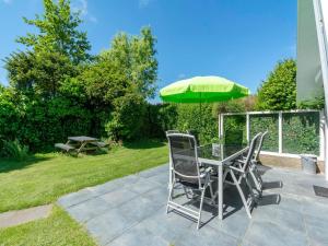 Zahrada ubytování Holiday Home in Groote Keeten near Beach