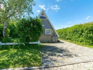 Zahrada ubytování Holiday Home in Groote Keeten near Beach
