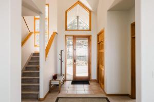 Φωτογραφία από το άλμπουμ του Peaceful Getaway with Hot Tub - Views - Evergreen σε Evergreen