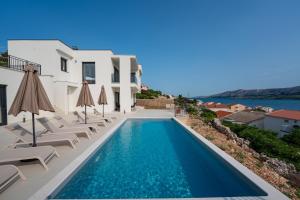 Πισίνα στο ή κοντά στο Holiday Villa Zubovici with private pool
