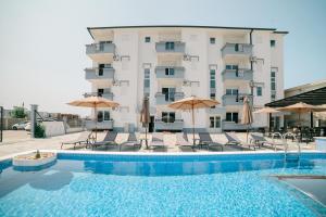 Πισίνα στο ή κοντά στο Hotel Ariana Lux