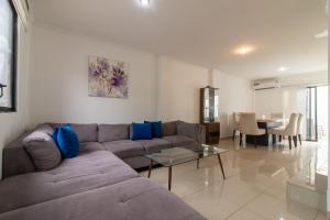 Posezení v ubytování Casa Amplia, Piscina privada, Vía Samborondón, parrilla