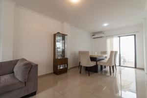 Posezení v ubytování Casa Amplia, Piscina privada, Vía Samborondón, parrilla