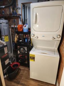 Gallery image of Historic Charm Modern Comfort in Cincinnati