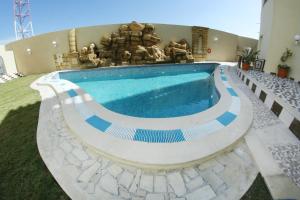 Bazén v ubytování Hotel Julius nebo v jeho okolí