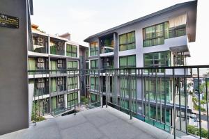 Μπαλκόνι ή βεράντα στο A303-Partial Seaview plus Pool view 1BR 300m Walk To Ao Nang Beach