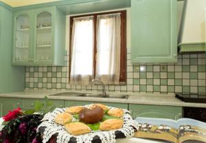 Jedlo v ubytovaní bed & breakfast alebo blízkom okolí + 29 fotografií