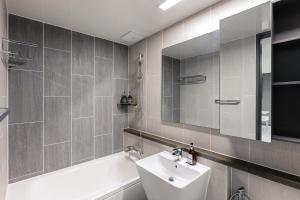 Koupelna v ubytování NewCZ Osiria Residence