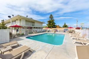 The swimming pool at or close to Motel 6-Klamath Falls, OR