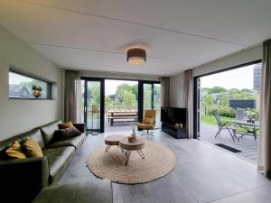 Gallery image of Water Villa in Balk by Slotermeer Lake, cleaning included in Balk