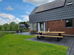 Gallery image of Waterfront Villa w Jetty, cleaning included in Balk