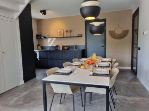 Φωτογραφία από το άλμπουμ του Villa in Balk with Private Jetty on Slotermeer, cleaning included σε Balk