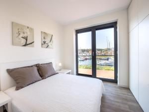 Gambar di galeri bagi Apartment in Kamperland with Marina Views, cleaning included di Kamperland