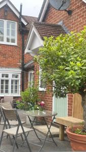 Zahrada ubytování Happy Hinwood House, Hampshire! + 17 fotografií