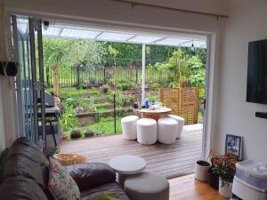 Giardino di Otumoetai Shared Family Home - Sherwood Food Forest, New Zealand
