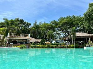 A piscina localizada em Twin Bay Resort Koh Lanta ou nos arredores