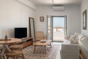 A television and/or entertainment centre at Siora of Paros - Ammiralis & Castelis