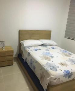 Postel nebo postele na pokoji v ubytování Relajate Club House con Piscina y BBQ + 13 fotografií