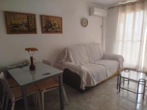 Posedenie v ubytovaní Apartamento estudio en playa Puig + 5 fotografií