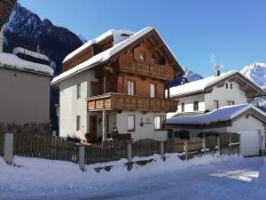 The building in which Az apartmant is located