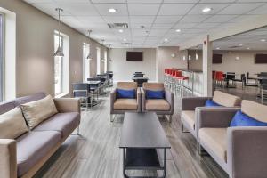 The Penn Stroud, Stroudsburg - Poconos, Ascend Hotel Collection的休息区