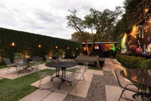 Ein Garten an der Unterkunft Dazzler by Wyndham Montevideo