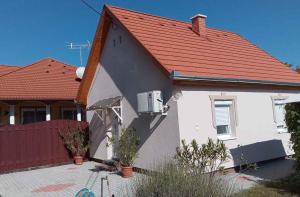 The building in which the holiday home is located
