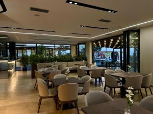 Ruang duduk di Suite Hotel