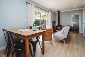 พื้นที่นั่งเล่นของ Weld Cottage - Sustainable lifestyle property