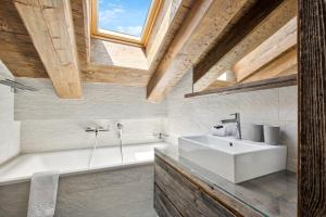 Gambar di galeri bagi Chalet Skyfall by Mrs Miggins di Grimentz