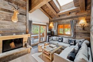 Ruang duduk di Chalet Skyfall by Mrs Miggins