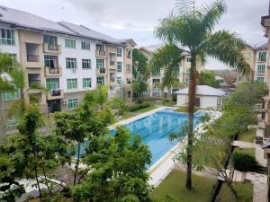 Bazén v ubytování Natol Homestay - Kuching Home Penthouse Airport Road nebo v jeho okolí