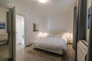Łóżko lub łóżka w pokoju w obiekcie Villa Ocean Breeze