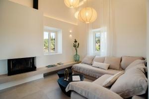 Гостиная зона в Kukutseli Country Living by Whitedream
