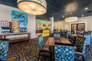 Restaurace v ubytování Clarion Hotel Anaheim Resort