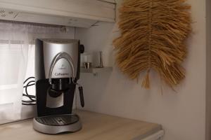 Przyczepa Surfzen Jastarnia的咖啡和沏茶工具