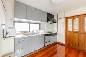 Fieldnever Apartment STAY - Maisonette Family room的厨房或小厨房