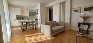 Dapur atau dapur kecil di On the hills a stone's throw from Como center