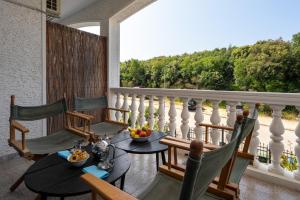 Balkón nebo terasa v ubytování Ohana Lodge