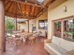 Αίθριο ή υπαίθριος χώρος στο 210 Zebula, 5-bedroom villa