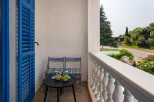 Balkón nebo terasa v ubytování Ohana Lodge